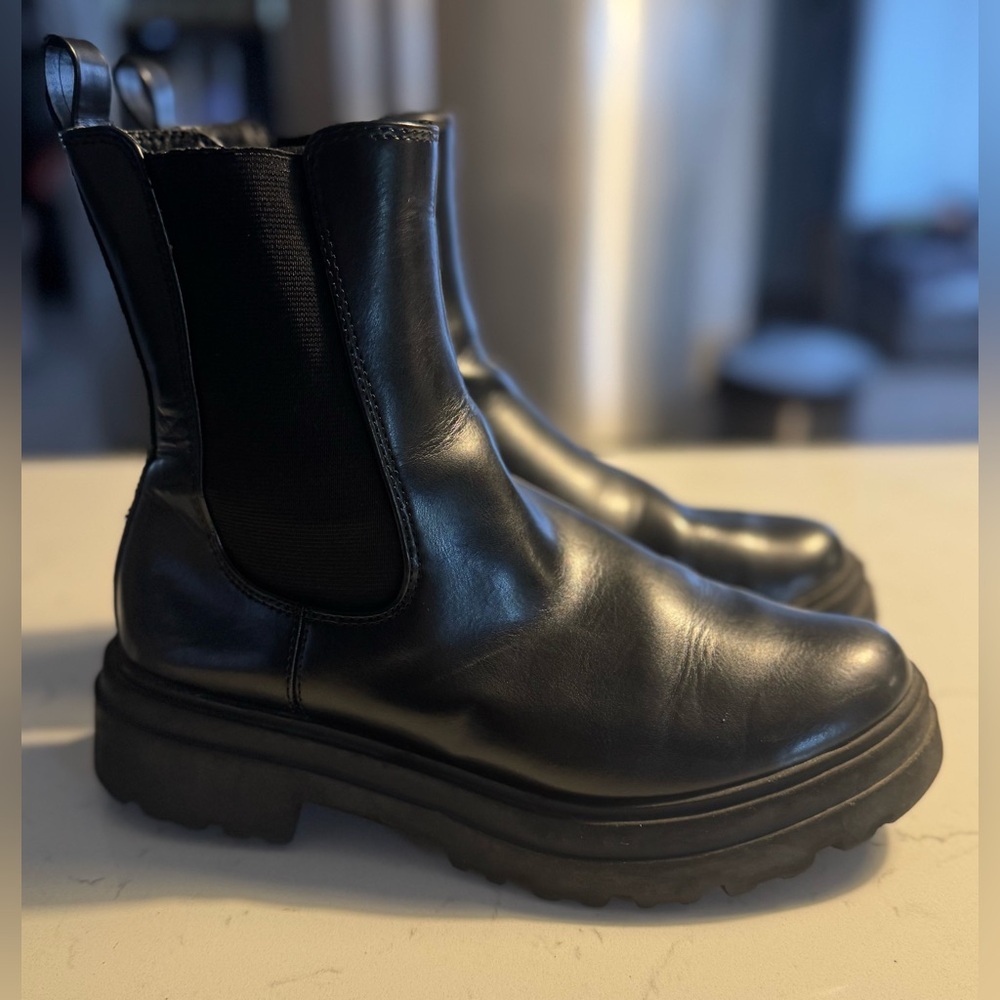 Black Ankle Boots Stylish Chic With Chunky Heel size 7.5 - Picture 3 of 11